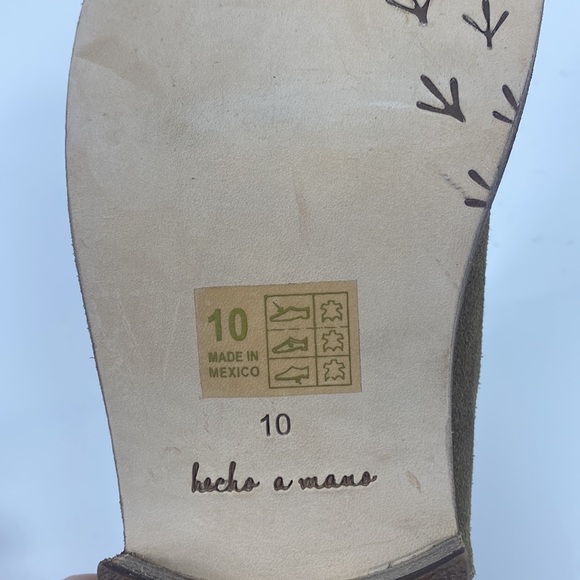 Beek Falcon Suede Ankle Boot NWOB size 10 on shoe, but more like a 12 - Picture 4 of 8